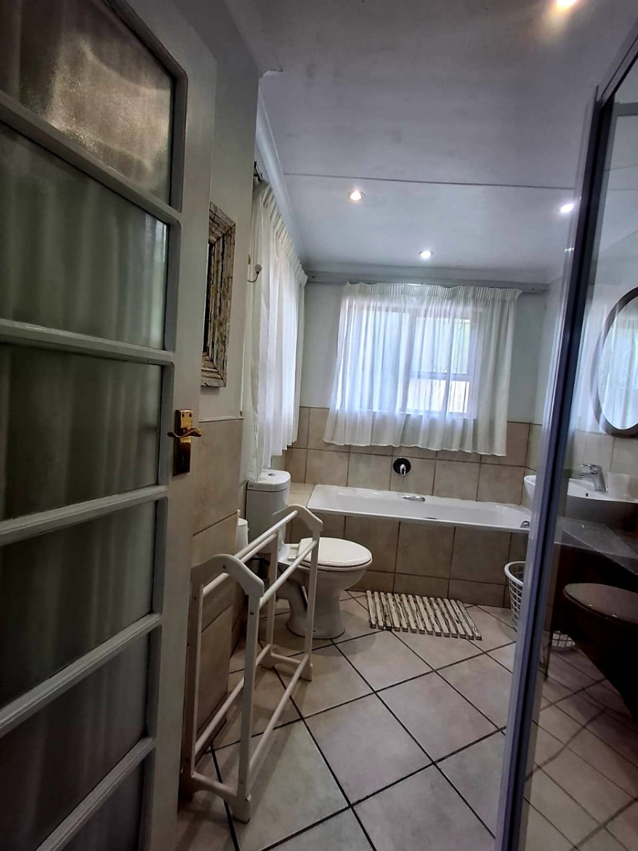 7 Bedroom Property for Sale in Baysville Eastern Cape